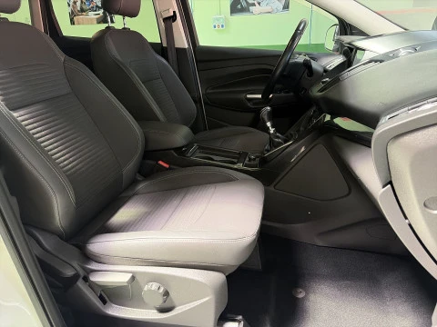 Ford Kuga 2.0 TDCi SANDS Titanium 4x2 110 kW (150 CV)