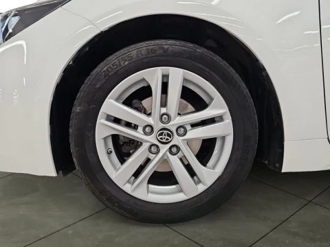 Toyota Corolla 1.8 125H ACTIVE TECH E-CVT