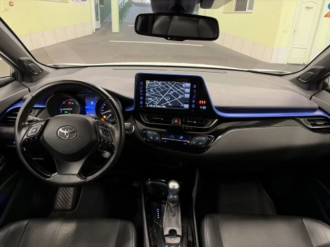 Toyota C-HR 1.8 125H Dynamic Plus 90 kW (122 CV)