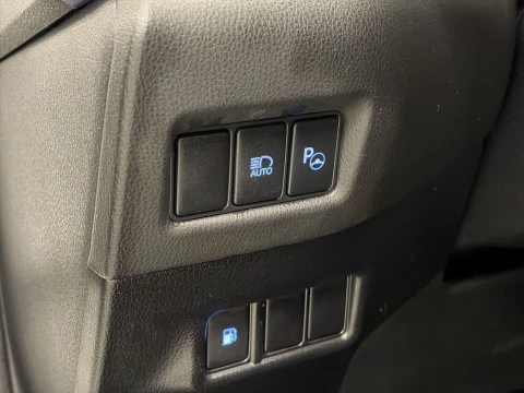 Toyota C-HR 1.8 125H Dynamic Plus 90 kW (122 CV)