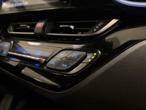 Toyota C-HR 1.8 125H Dynamic Plus 90 kW (122 CV)