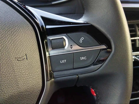 Peugeot 2008 PureTech 100 S&S Allure 75 kW (100 CV)