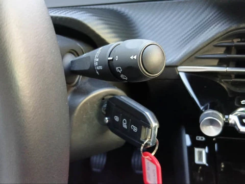 Peugeot 2008 PureTech 100 S&S Allure 75 kW (100 CV)