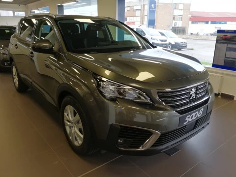 Peugeot 5008 1.5 BLUEHDI 96KW S&S ACTIVE 130 5P 7 Plazas Peugeot 5008 1.5 BLUEHDI 96KW S&S ACTIVE 130 5P 7 Plazas