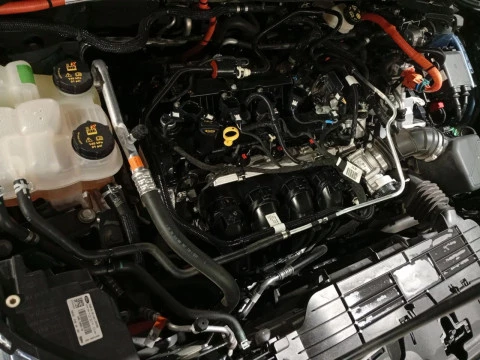 Ford Kuga Titanium 2.5 Duratec FHEV 140kW Auto