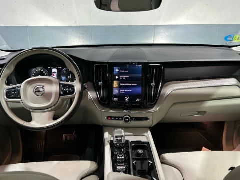 Volvo XC60 2.0 D5 INSCRIPTION AUTO 4WD 235 5P