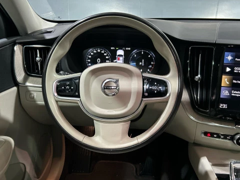 Volvo XC60 2.0 D5 INSCRIPTION AUTO 4WD 235 5P