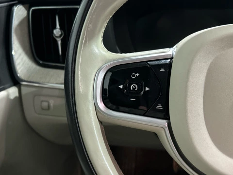 Volvo XC60 2.0 D5 INSCRIPTION AUTO 4WD 235 5P