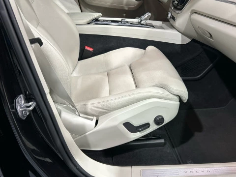 Volvo XC60 2.0 D5 INSCRIPTION AUTO 4WD 235 5P