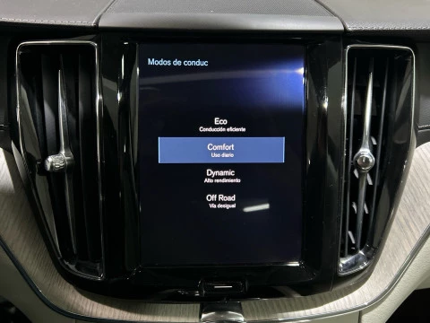 Volvo XC60 2.0 D5 INSCRIPTION AUTO 4WD 235 5P