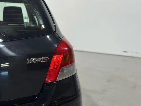 Toyota Yaris 1.3 VVT-i Active