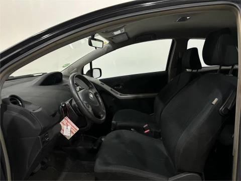 Toyota Yaris 1.3 VVT-i Active