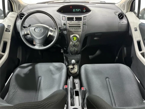 Toyota Yaris 1.3 VVT-i Active