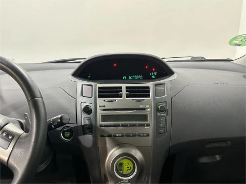 Toyota Yaris 1.3 VVT-i Active