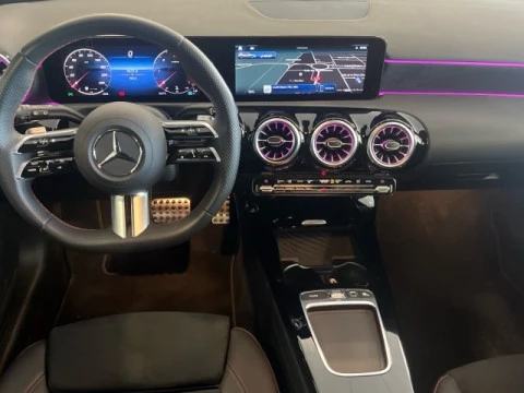 Mercedes-Benz Clase A 200 d Compacto