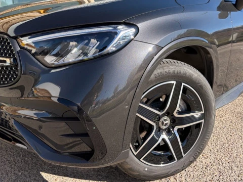 Mercedes-Benz GLC  300 de 4MATIC con tecnología híbrida