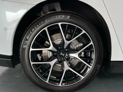 XPENG P7 Performance AWD