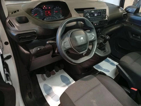 Peugeot Partner Pro Standard 600kg BlueHDi 73kW