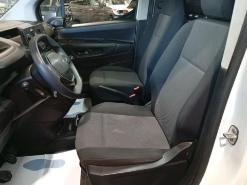 Peugeot Partner Pro Standard 600kg BlueHDi 73kW