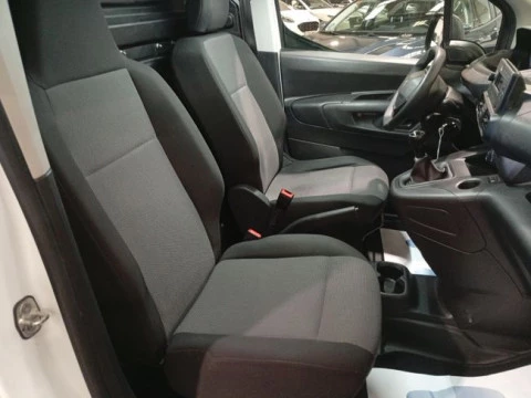 Peugeot Partner Pro Standard 600kg BlueHDi 73kW