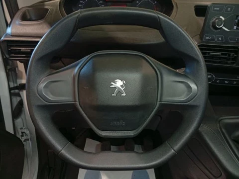 Peugeot Partner Pro Standard 600kg BlueHDi 73kW