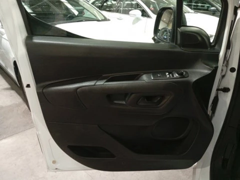 Peugeot Partner Pro Standard 600kg BlueHDi 73kW