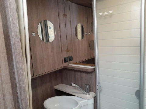 BURSTNER GMBH 250 DIESEL 4P