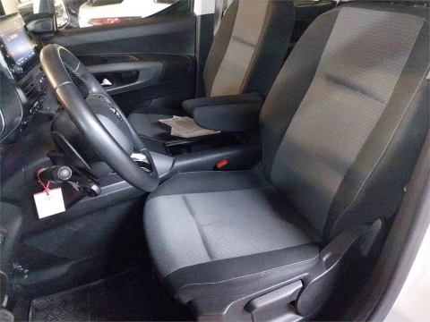 Toyota Proace City Verso L1 2PL Family Active 1.2L 130CV Automático 8v