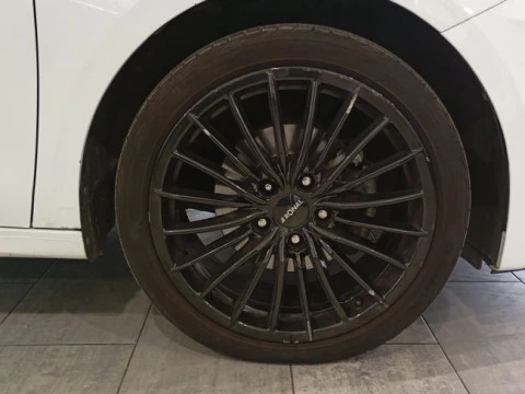 Kia Ceed 1.0 T-GDi 74kW (100CV) Concept