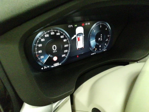 Volvo XC60 2.0 B4 D Momentum Pro Auto