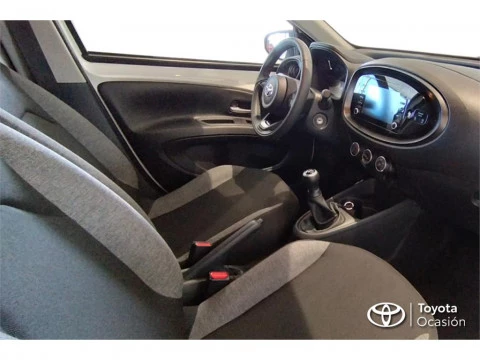 Toyota Aygo X Cross Cross Play