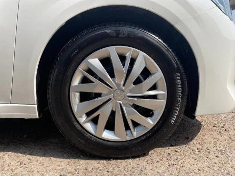 Peugeot 208 BlueHDi 73kW (100CV) Active