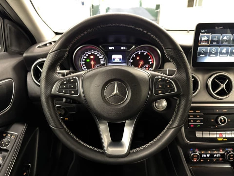 Mercedes-Benz GLA 200 115 kW (156 CV)