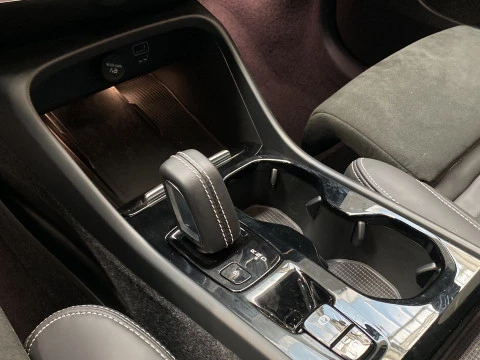 Volvo XC40 1.5 T5 RECHARGE R-DESIGN DCT 5P