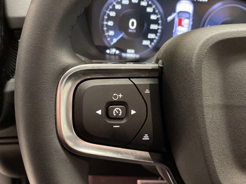 Volvo XC40 1.5 T5 RECHARGE R-DESIGN DCT 5P