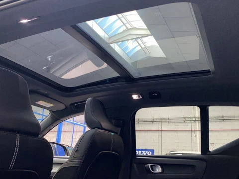 Volvo XC40 1.5 T5 RECHARGE R-DESIGN DCT 5P