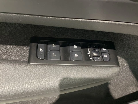 Volvo XC40 1.5 T5 RECHARGE R-DESIGN DCT 5P