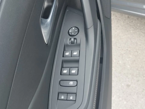 Peugeot 308 5P Allure Hybrid PHEV 180 e-EAT8