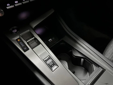 Peugeot 308 5P Style Hybrid MHEV 136 e-DCS6