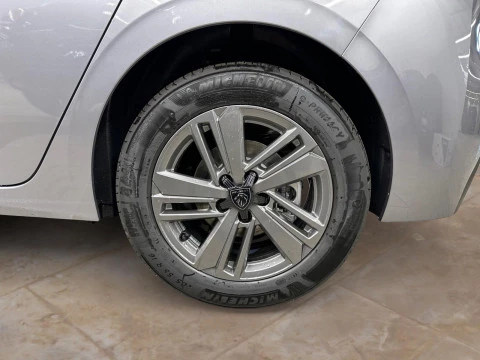 Peugeot 308 5P Style Hybrid MHEV 136 e-DCS6