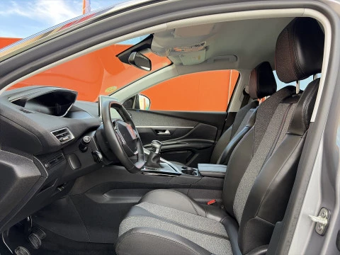 Peugeot 3008 PureTech 130 SANDS Allure 96 kW (130 CV)