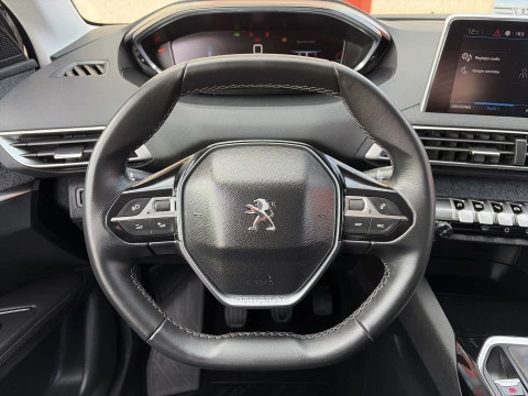 Peugeot 3008 PureTech 130 SANDS Allure 96 kW (130 CV)
