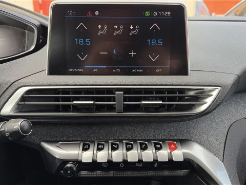 Peugeot 3008 PureTech 130 SANDS Allure 96 kW (130 CV)