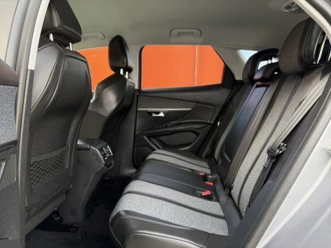 Peugeot 3008 PureTech 130 SANDS Allure 96 kW (130 CV)