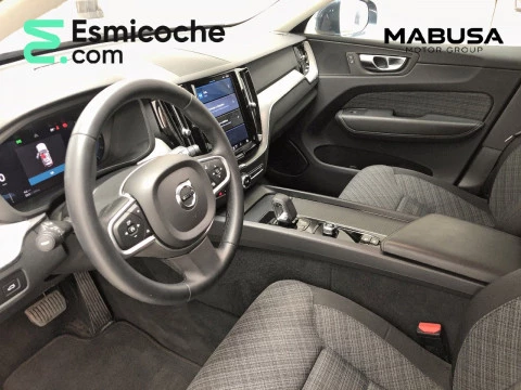 Volvo XC60 B4 Momentum (D) Auto
