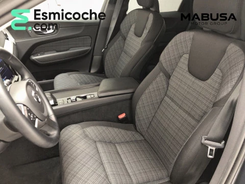 Volvo XC60 B4 Momentum (D) Auto