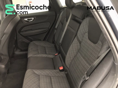Volvo XC60 B4 Momentum (D) Auto