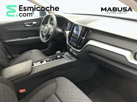 Volvo XC60 B4 Momentum (D) Auto