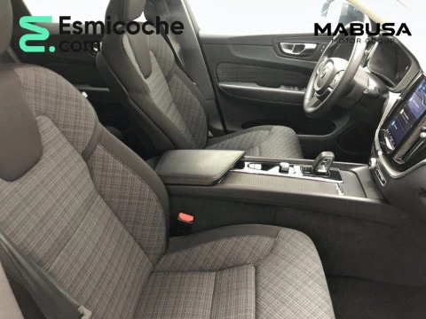 Volvo XC60 B4 Momentum (D) Auto