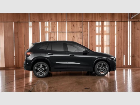 Mercedes-Benz GLA  250 e con tecnologia hibrida EQ